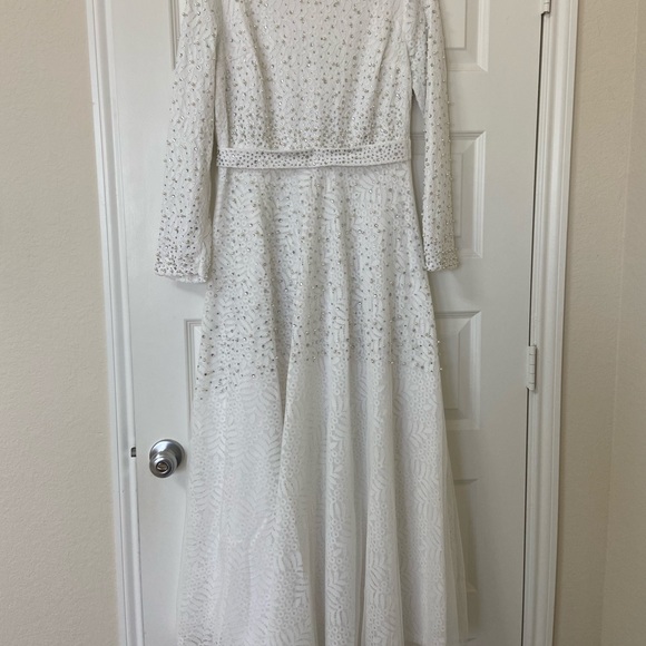DELVINA Maxi Dress Long Sleeves White Size M - Picture 2 of 7